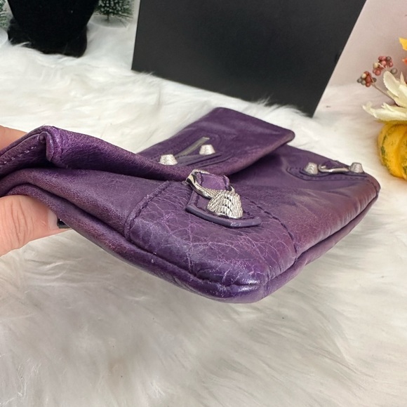 Authentic Balenciaga Envelope Clutch - Picture 4 of 12